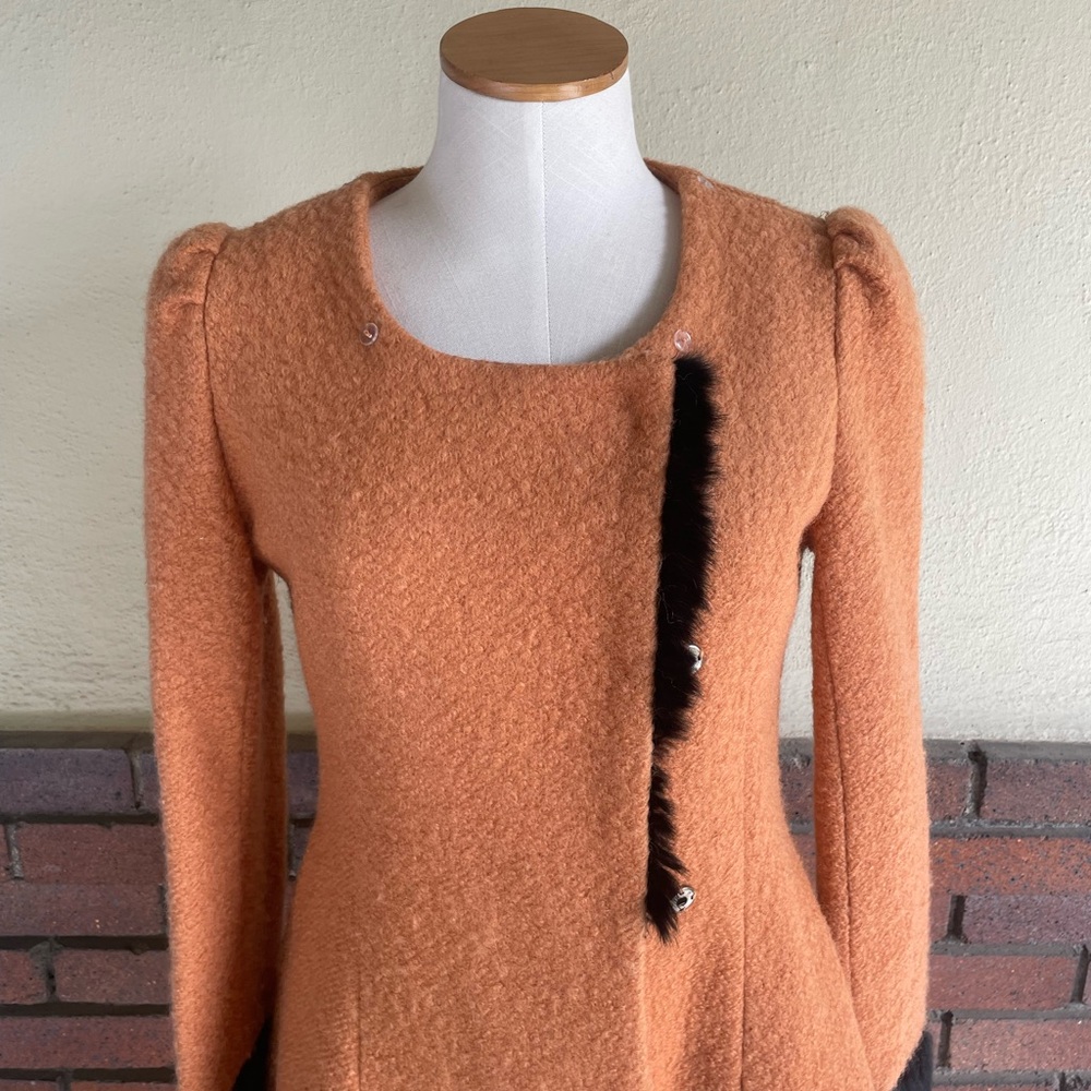 Vintage | Elegant Dress Coat with Black Fur Accents - Picture 10 of 15